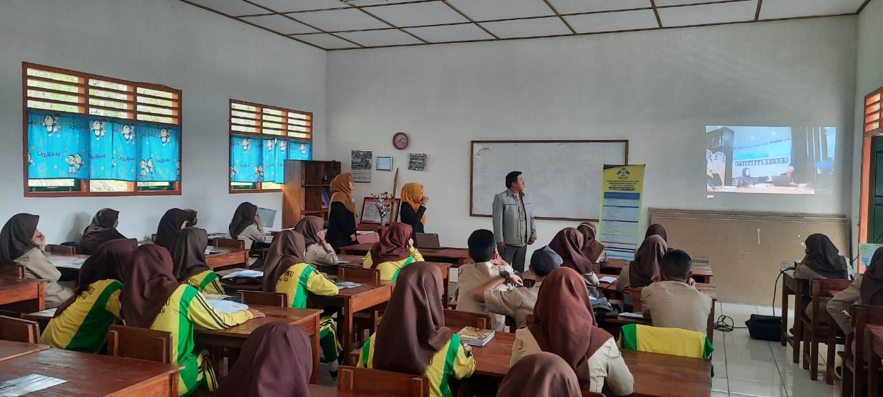 Sosialisasi PMB di SMA 9 Baturaja. FOTO ; humas